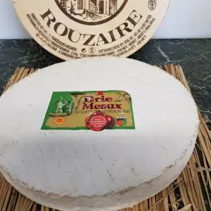 Brie de Meaux entier (entre 2.90 kg et 3.5 kg)